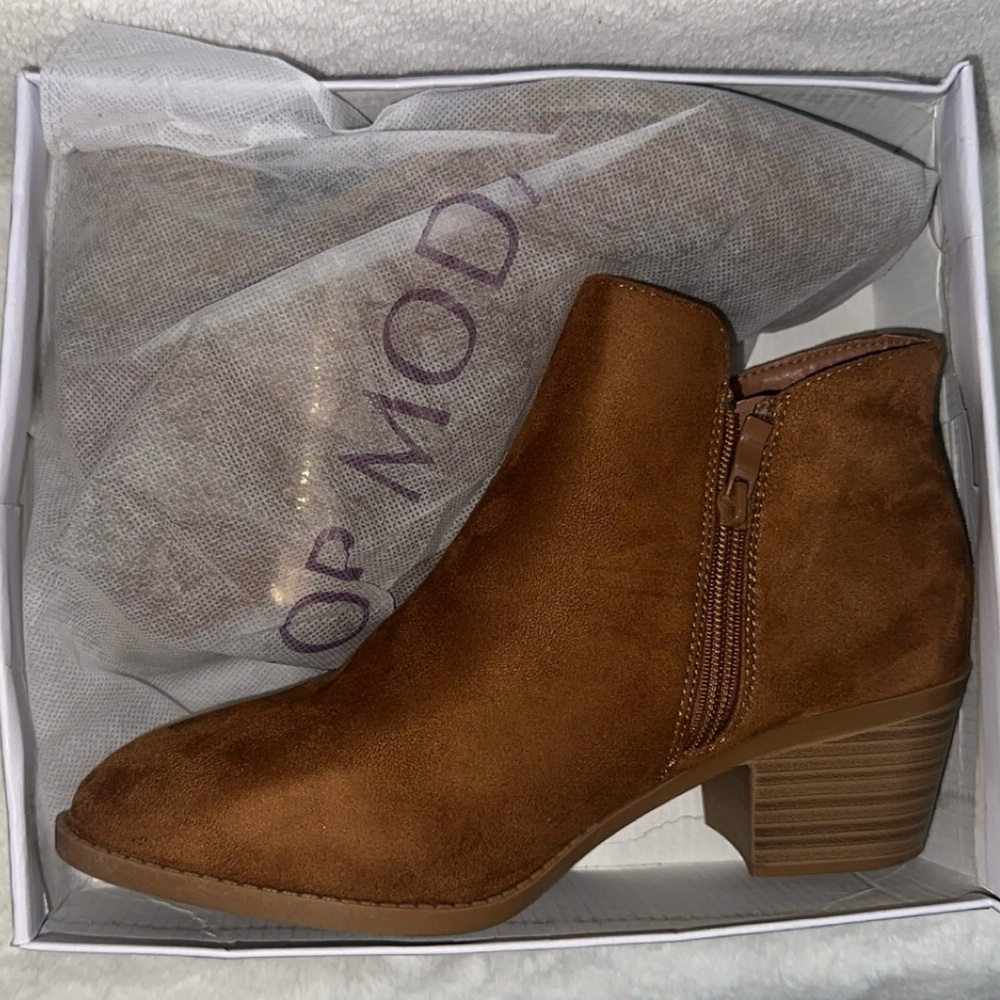 TOP Moda Brown Heeled Boots with Suede Material and Stacked Heel